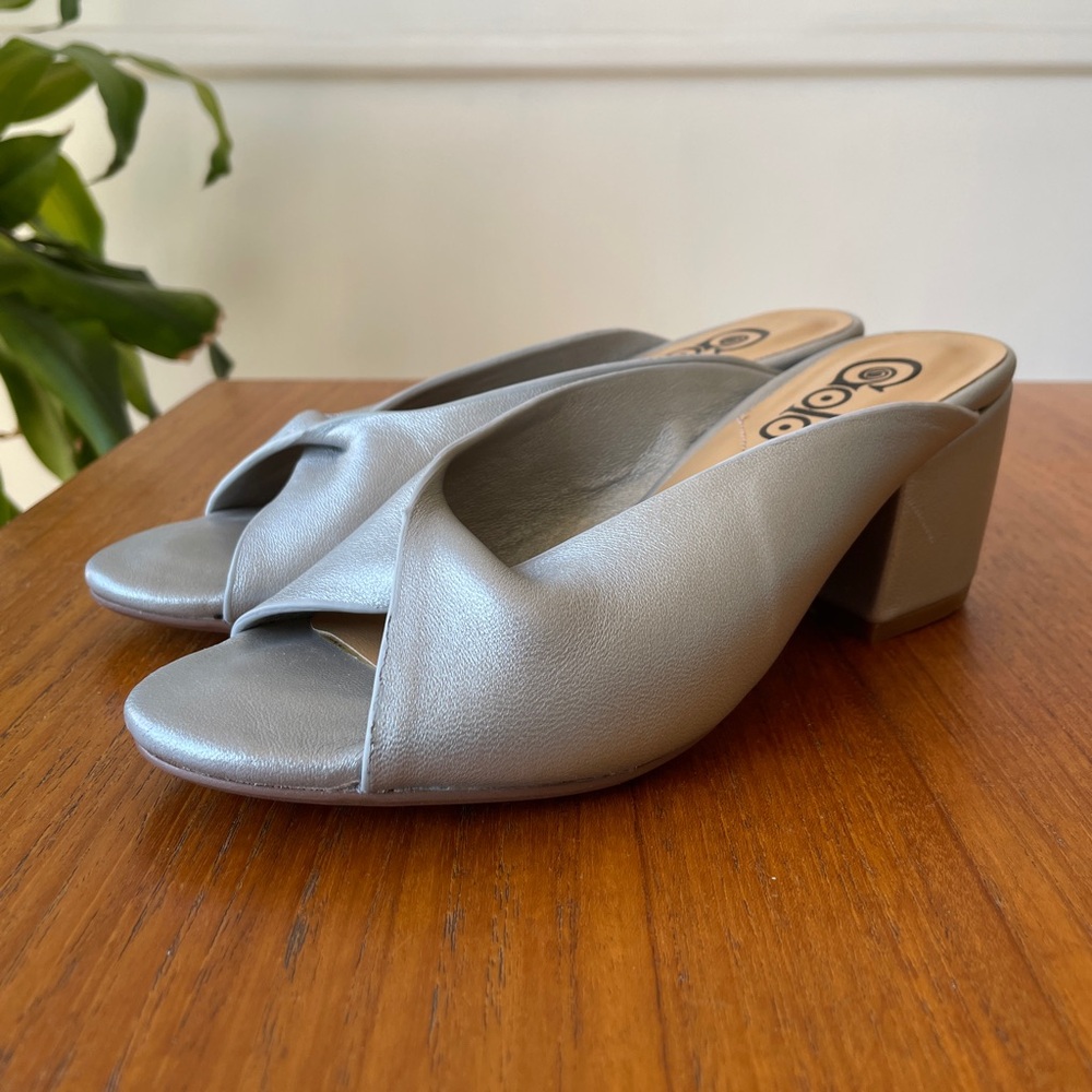 Golo Leather Twist Front Mallory Heels Size 6.5